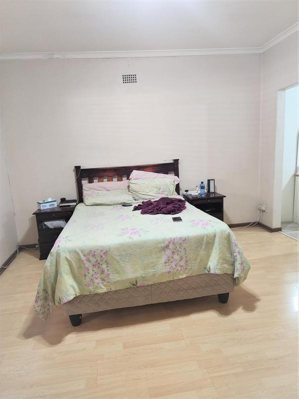 8 Bedroom Property for Sale in Belgravia Western Cape
